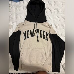Brandy Melville (John Galt) New York Hoodie